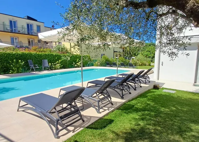 Adriana アパートホテル バルドリーノ