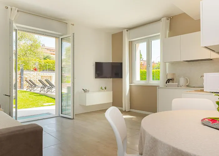 Adriana アパートホテル